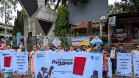 শিশুশ্রমকে &lsquo;লাল কার্ড&rsquo; দেখিয়ে রাঙামাটিতে সনাকের মানববন্ধন