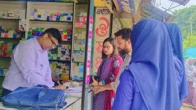 টাঙ্গাইলে ৩ ফার্মেসিকে ভ্রাম্যমান আদালতের জরিমানা