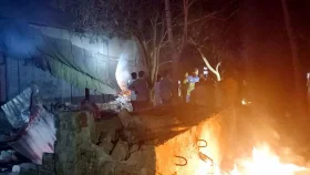 নিখোঁজ শিশুর মরদেহ উদ্ধার, সন্দেহভাজনের বাড়িতে অগ্নিসংযোগ