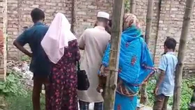 ফরিদপুরে ময়লারস্তুপে নবজাতকের লাশ টানছিলো একদল কুকুর