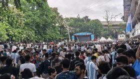 টিএসসিতে আর্জেন্টাইন সমর্থকদের ঢল
