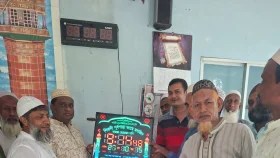 ঝিনাইদহে ১০৩ মসজিদে ডিজিটাল ঘড়ি প্রদান