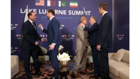 পাকিস্তানি মধ্যস্থতাকারীদের সঙ্গে মার্কিন প্রতিনিধিদলের বৈঠক