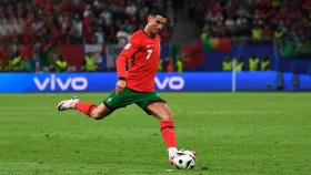 ৩&ndash;০ ব্যবধানে এগিয়ে বিরতিতে পর্তুগাল