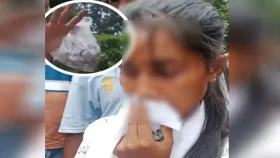 বরিশালে নারী মাদক ব্যবসায়ীকে পুলিশে দিলো ছাত্রদল
