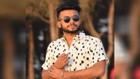 টিকিট না পেয়ে ট্রেনের ছাদে ভ্রমণ, রেল সেতুর ধাক্কায় ঠিকাদারের মৃত্যু