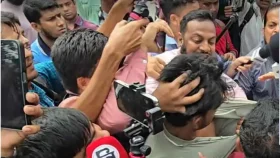 ধানমন্ডিতে সাংবাদিকদের ওপর জামায়াতের হামলা, আহত ১