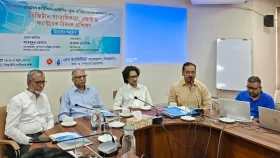 সংবাদপত্র যেন কোনো নির্দিষ্ট রাজনৈতিক দলের মুখপাত্রে পরিণত না হয়: মাহমুদুর রহমান