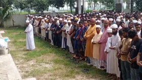 ভাইরাল কৃষক কবির হোসেনের দাফন সম্পন্ন