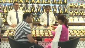 দেশে কত দামে সোনা বিক্রি হচ্ছে আজ