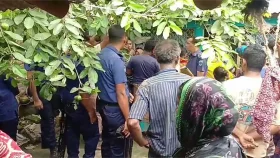 জয়পুরহাটে গৃহবধূর ঝুলন্ত মরদেহ উদ্ধার, স্বজনদের দাবি হত্যা