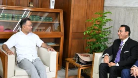 ইন্টারনেটের মূল্য আরও সহনীয় করতে বাংলালিংককে প্রধানমন্ত্রীর আহ্বান