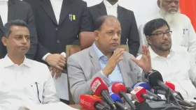 দিল্লি থেকে শেখ হাসিনার দেশে ফিরতে চাওয়া স্ট্যান্টবাজি