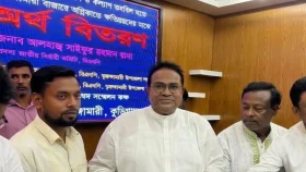 প্রধানমন্ত্রীর অর্থ সহায়তা পেলেন ভূরুঙ্গামারীর অগ্নিকাণ্ডে ক্ষতিগ্রস্ত ব্যবসায়ীরা
