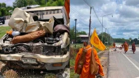 থাইল্যান্ডে ১১ বছরের শিশুর পিকআপ চাপায় ৯ বৌদ্ধ ভিক্ষুর মৃত্যু