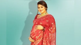 বিচ্ছেদের পর দ্বিতীয় বিয়ে ও মাতৃত্বে খবর জানালেন মৌসুমী হামিদ