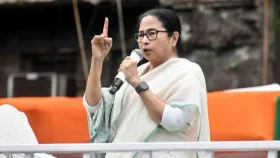 আমাকে থামাতে চাইলে মেরে ফেলতে হবে: মমতা