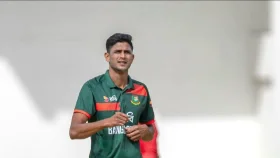 মাশরাফির রেকর্ড ভেঙে ইতিহাস গড়লেন নাহিদ রানা