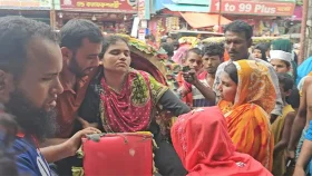 শ্রীপুরে নারী শ্রমিকের মৃত্যুর পর একই কারখানায় ফের অর্ধশত শ্রমিক অসুস্থ