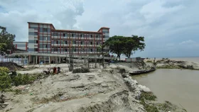 &nbsp;মানিকগঞ্জে যমুনার ভাঙনের কবলে মাদরাসার নতুন ভবন