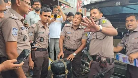 বাড্ডায় প্রাইভেটকার থেকে ৫ বস্তা গাঁজা উদ্ধার