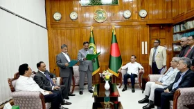 প্রধানমন্ত্রীর উপস্থিতিতে এমপি হিসেবে শপথ নিলেন সরোয়ার আলমগীর