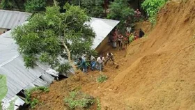 বান্দরবানে পাহাড়ধসে একই পরিবারের তিনজনসহ নিহত ৫