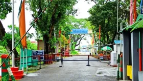 অবশেষে আখাউড়া বন্দর দিয়ে ভারতে যাত্রী পারাপার শুরু