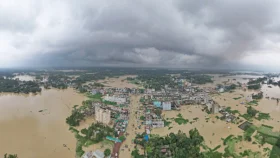 ৬ নদীর পানি বিপৎসীমার ওপরে