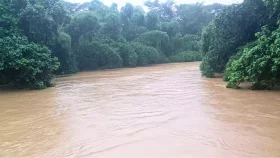 বিপৎসীমার ওপরে ৫ নদীর পানি