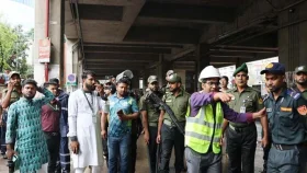 মিরপুর-১০ মেট্রো স্টেশনে অবৈধ দখল উচ্ছেদে অভিযান