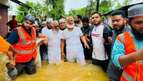চট্টগ্রামে বন্যাদুর্গত মানুষের পাশে জামায়াত আমির
