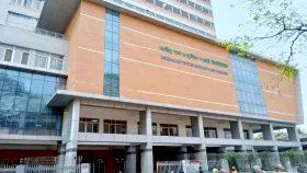 বংশালের গুদামে বিস্ফোরণ, দেয়াল ধসে ব্যবসায়ী নিহত