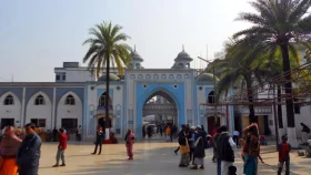 শাহজালালের মাজারে দ্বিতীয় বারের মতো চলছে দানবাক্সের টাকা গণনা