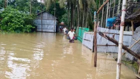 বন্যা ও পাহাড়ধসে বিপর্যস্ত কক্সবাজার, ২৬ জনের মৃত্যু