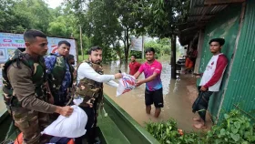 ফটিকছড়িতে বন্যা পরিস্থিতি মোকাবিলায় তৎপর প্রশাসন