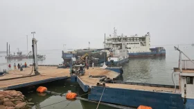 বৈরী আবহাওয়া দৌলতদিয়া-পাটুরিয়ায় ফেরি চলাচল বন্ধ