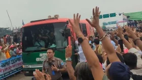 বরিশালে পৌঁছেছেন প্রধানমন্ত্রী