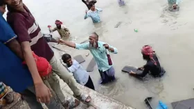 প্রধানমন্ত্রীর কর্মসূচিতে যাওয়ার পথে ডুবোচরে বিড়ম্বনা