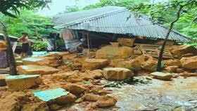 নরসিংদীর বেলাবোতে টানা বৃষ্টিতে মাটির ঘর ধসে নিহত ১
