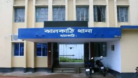 ঝালকাঠিতে যুবকের ঝুলন্ত মরদেহ উদ্ধার