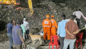 পুনেতে টানা বৃষ্টিতে ল্যান্ডফিল ধসে নিহত ৯ শ্রমিক&nbsp;