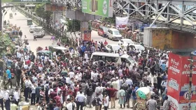 সায়েন্স ল্যাব ও উত্তরায় সড়ক অবরোধ, শিক্ষামন্ত্রীর পদত্যাগের দাবি