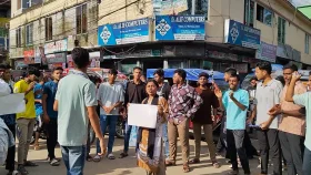 শিক্ষামন্ত্রীর পদত্যাগ দাবিতে ঝালকাঠিতে বিক্ষোভ