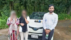 প্রাইভেটকারে স্বরাষ্ট্র মন্ত্রণালয়ের স্টিকার লাগিয়ে ইয়াবা পাচার, আটক ৩