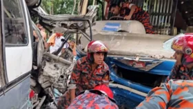 পাবনায় বাস-অ্যাম্বুলেন্স মুখোমুখি সংঘর্ষে নিহত ৩