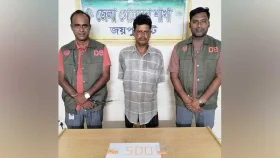৫০০ ইয়াবাসহ ডিবির হাতে মাদক ব্যবসায়ী আটক