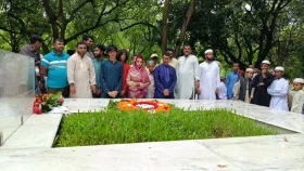 নুহাশপল্লীতে অশ্রু ও ভালোবাসায় হুমায়ূন আহমেদকে স্মরণ
