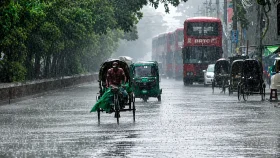 রাজধানীসহ ১০ অঞ্চলে বজ্রবৃষ্টির আভাস, নদীবন্দরে সতর্কতা