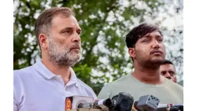 শিক্ষার্থীর চোখে গুলি, মোদিকে প্রকাশ্যে ক্ষমা চাইতে বললেন রাহুল